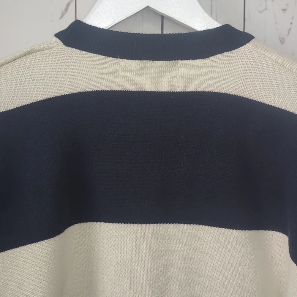 Vintage Casual Corner Navy Blue and Cream Preppy Aztec Women's‎ Cardigan Medium